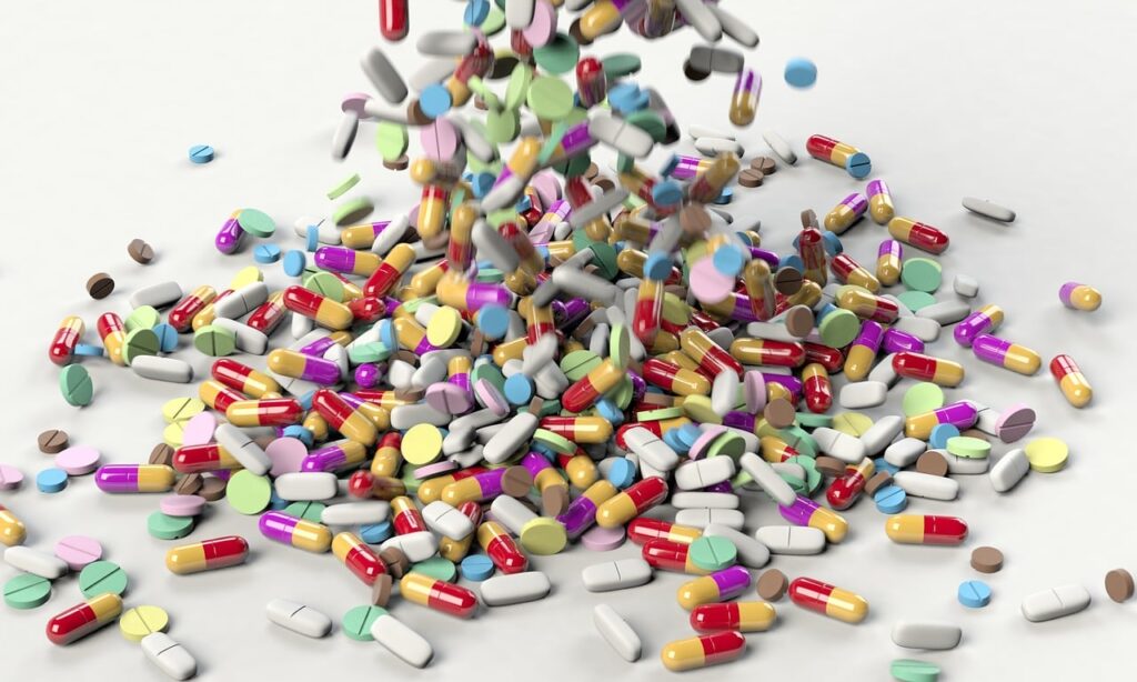 farmacos que causan una microbiota intestinal alterada